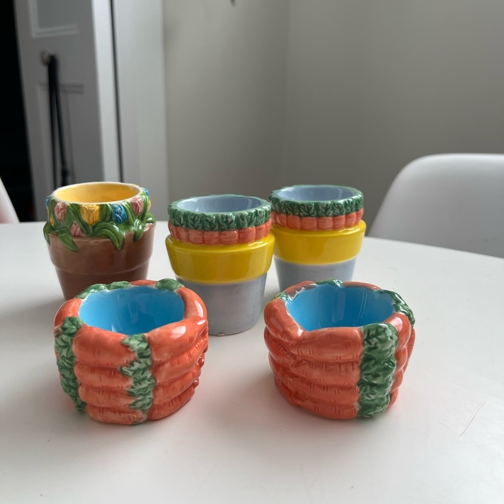 Set of 5 ceramic Easter egg holder cups